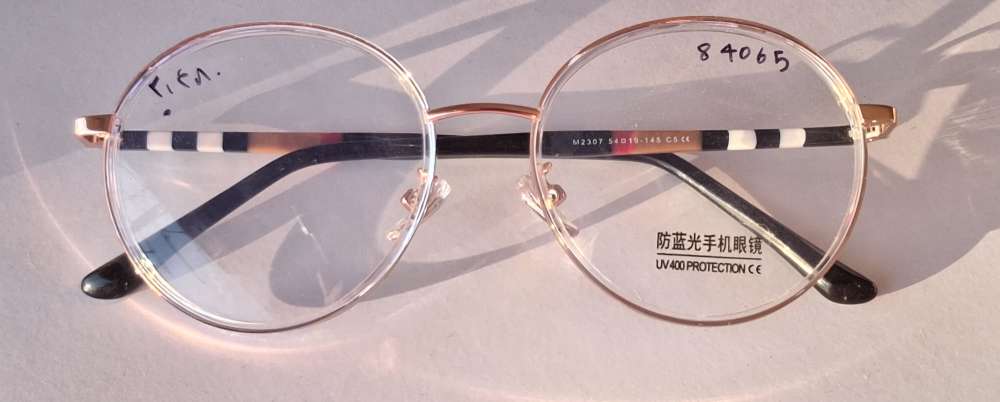 UV400