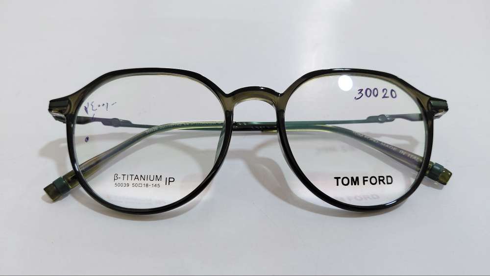 TOM FORD