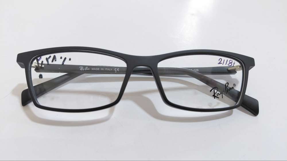 Ray Ban